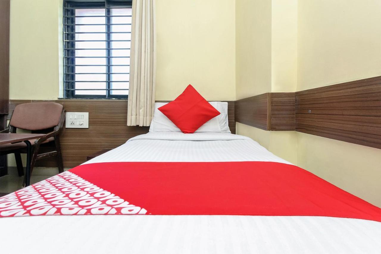 Oyo 30537 Hotel Megharaj Bijāpur Exterior foto