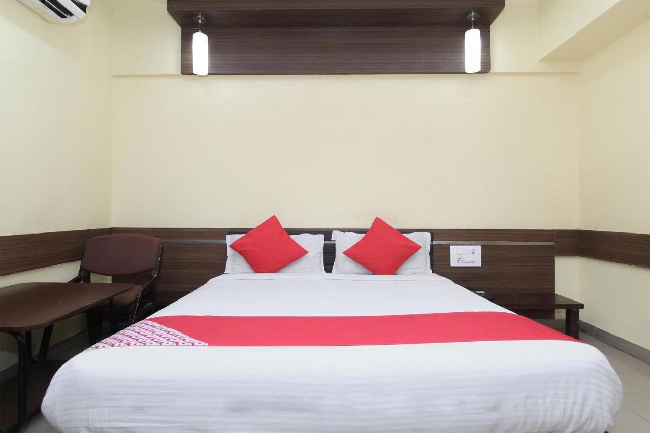 Oyo 30537 Hotel Megharaj Bijāpur Exterior foto