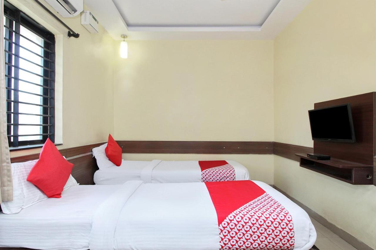 Oyo 30537 Hotel Megharaj Bijāpur Exterior foto